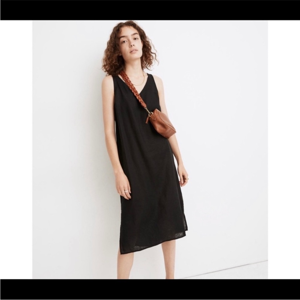 Black sleeveless linen blend shift dress